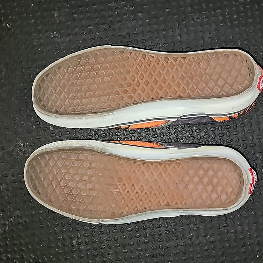 Vans - Picture 2 of 4